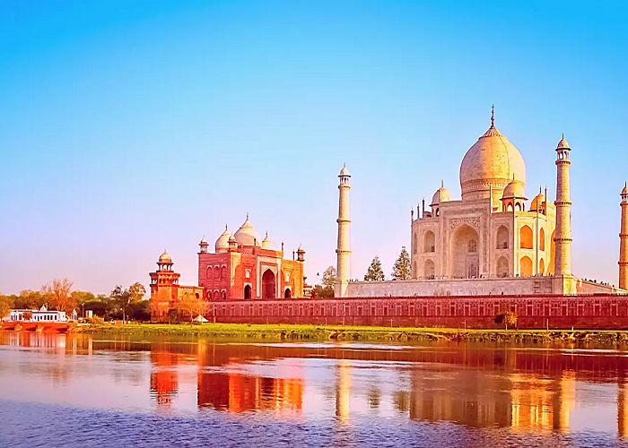 Delhi To Agra Tour by Urbania