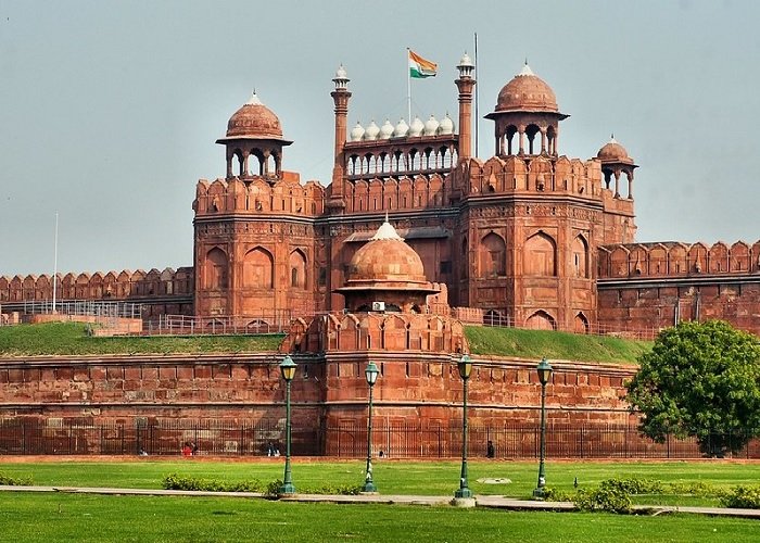 Delhi To Agra Tour by Tempo Traveller